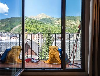 Chambre double avec balcon et climatisation