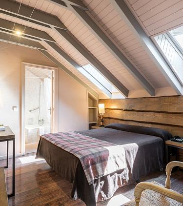 SMALL ATTIC DOUBLE ROOM