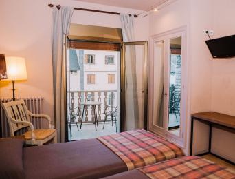 Chambre double avec balcon et climatisation