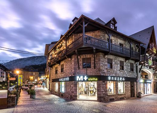 Riu Nere Mountain Hotel & Apartments collaborators