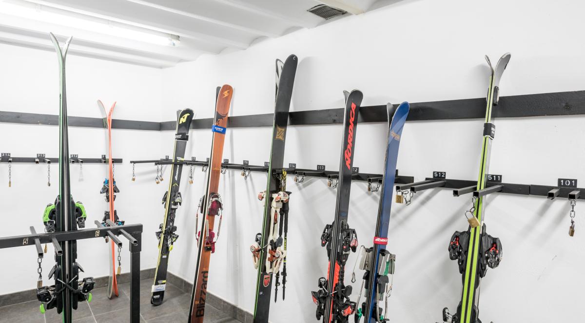 Ski lockers